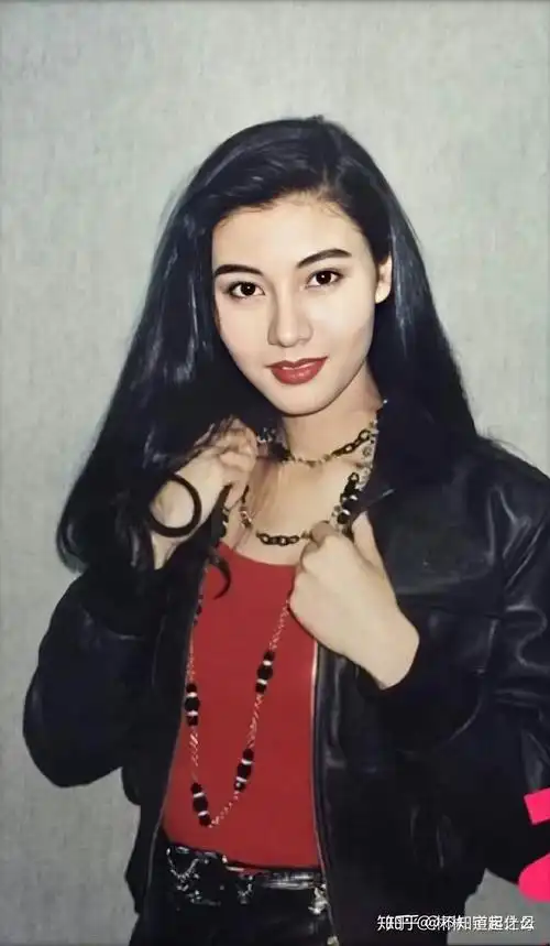 如何评价李嘉欣年轻时的相貌