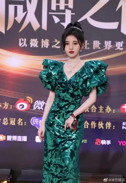 乔欣,鞠婧祎,金晨,吴宣仪,童瑶,毛晓彤,江疏影,谭松韵,李斯丹妮