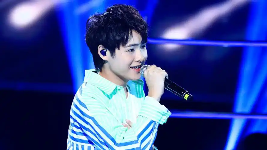 【纯享版】校草洪雨雷《流星雨》