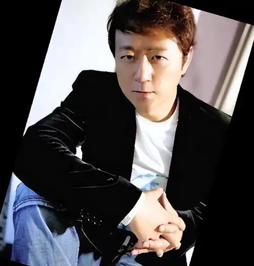 演员郭涛:自曝曾打女人,发誓不娶女演员,娶小17岁娇妻幸福美满