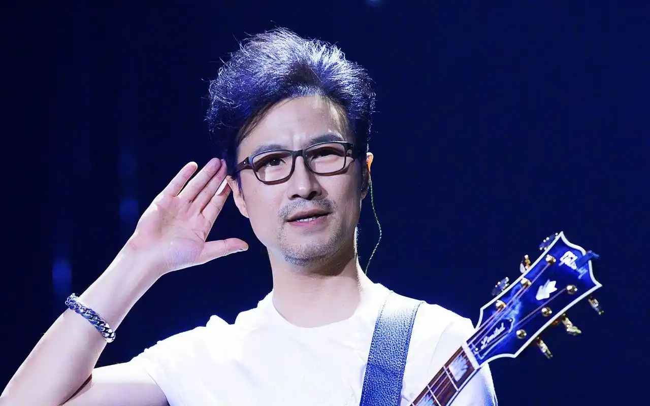 内地歌坛十大男歌手,刀郎排第五刘欢屈居第二,李健朴树上榜!