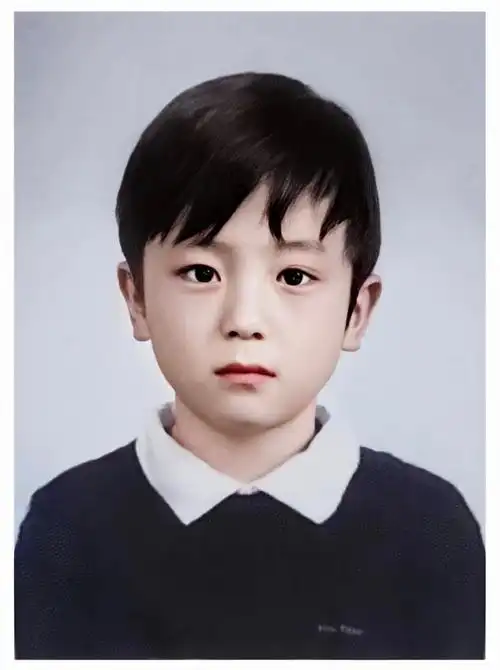 这组也要比,男爱豆小时候照片比好看