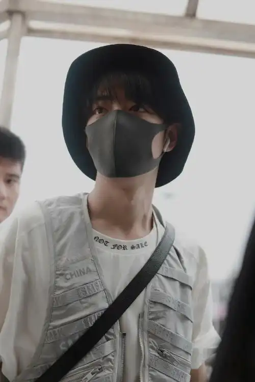 肖战戴口罩好绝##肖战库存随拍
