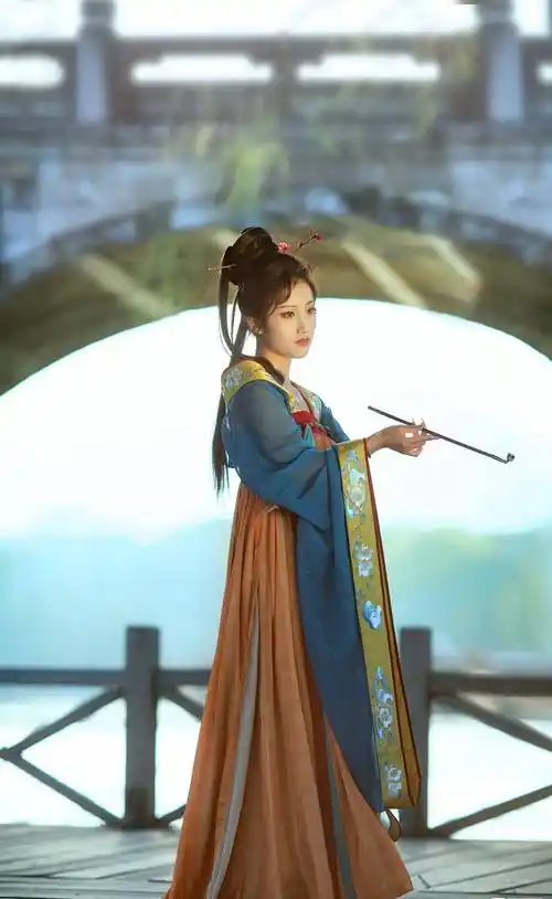 原创讲真穿汉服的女孩子真是古典又优雅美得让人移不开眼