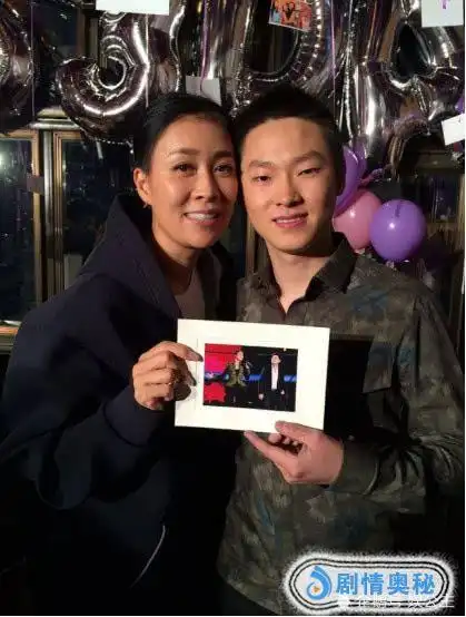 《唱作人》梁博称像窦唯很荣幸!但自己更像岳云鹏!驾照上更像!