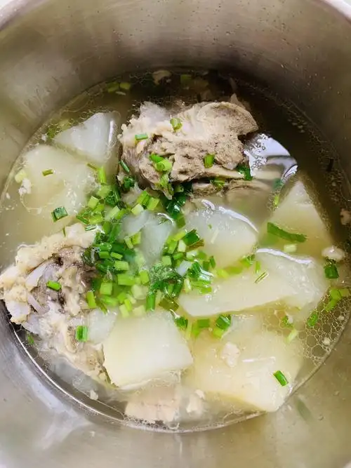 萝卜骨头汤