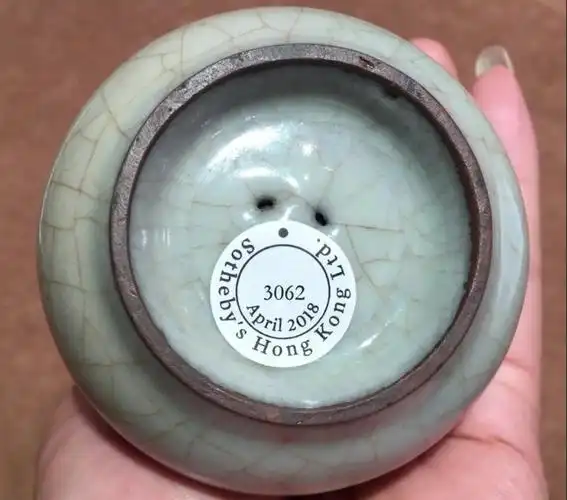 南宋官窑青瓷胆式瓶(中国大陆私人收藏)