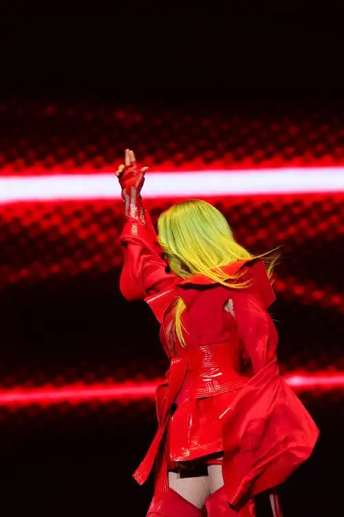 it red7715在红色炽热的光海里纵情献吻图禁二传6015#蔡依林