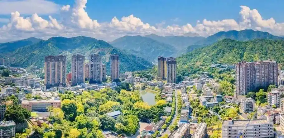 12月29日下午,四川攀枝花市盐边县在杭州举行"暖暖花城·滋味盐边"