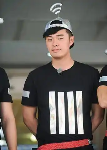 《爱情公寓》12年前试镜视频曝光,陈赫羞涩未发福,美嘉卖萌撒娇