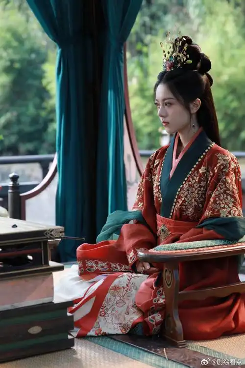 《度华年》开播,赵今麦的古装扮相灵韵十足,演技也十分出色,将李蓉