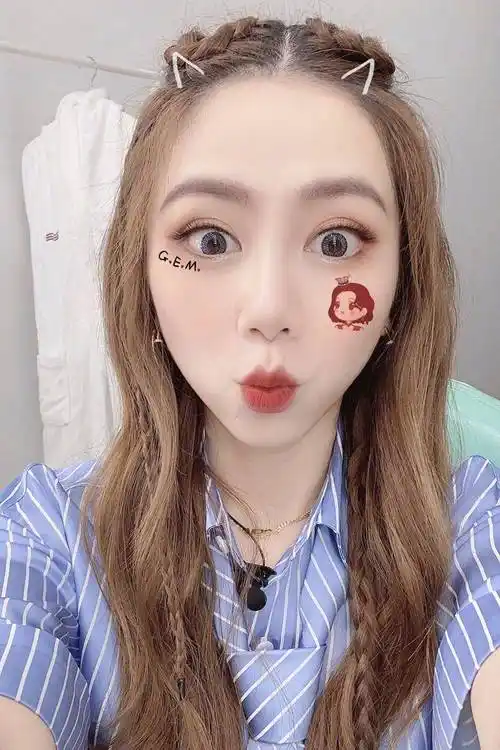 邓紫棋晒招牌"金鱼嘴",发长文感恩深情告白粉丝_时间_时候_支持