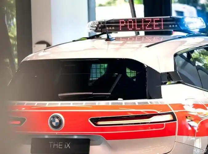 环球警车资讯瑞士装备宝马ix警车