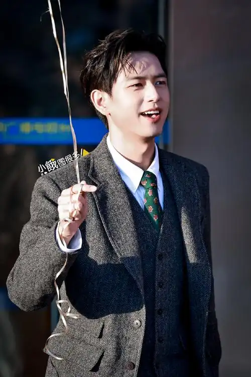 李现超话20231120#李现称粉丝为天现公主#李现《你好星期六》上班高清