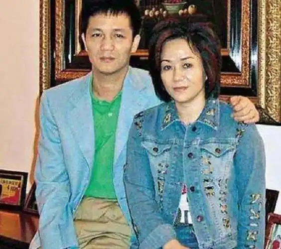 周正毅认识了与他志同道合,人生中不可或缺的女人——毛玉萍