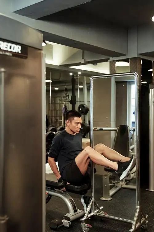 刘德华拍戏挑战体能极限自曝平时很少健身