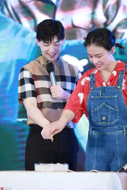 马思纯胖上热搜还能和邓伦组cp加油你是最棒的