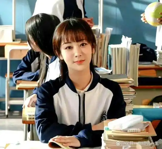 杨紫《199爱》,穿校服做广播体操,30岁元气满满的高中生?