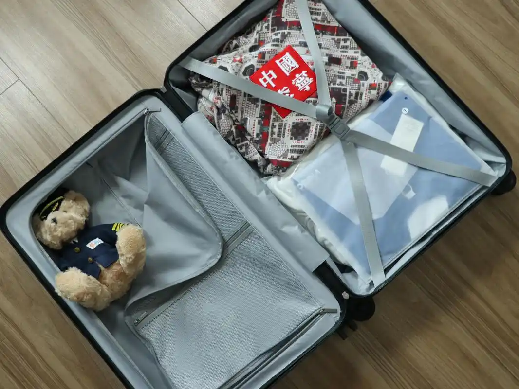 一款好用的行李箱应该是怎么样的小米行李箱上手测评告诉你