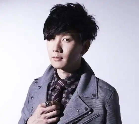 网曝林俊杰有新恋情,回应系捕风捉影,网友:可记得那个空难女孩_情感