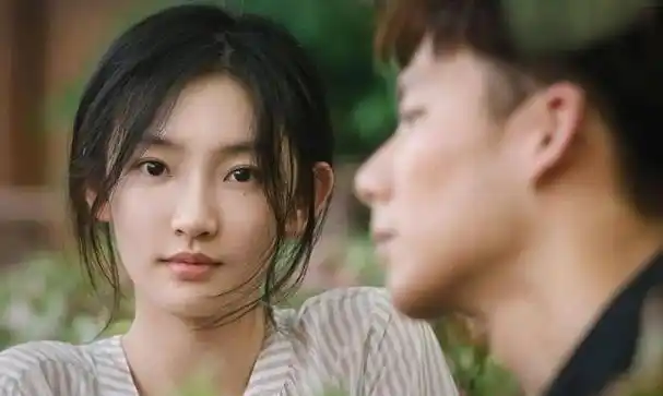 我们无法预知下一刻会发生什么,只能紧紧抓住眼前的一切,勇往直前.