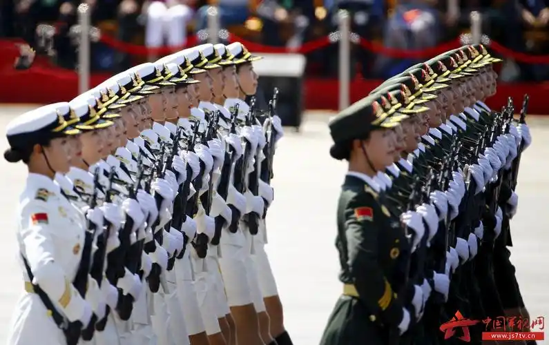 "9·3"阅兵:中国女兵走出历史 展现"中国美"