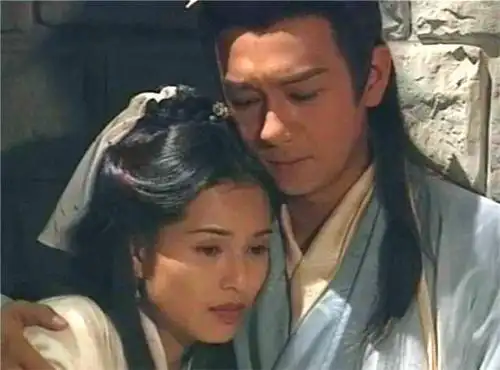 而是有香艳的理由——王语嫣以为段誉被鸠摩智掐死,将段誉的"尸身"