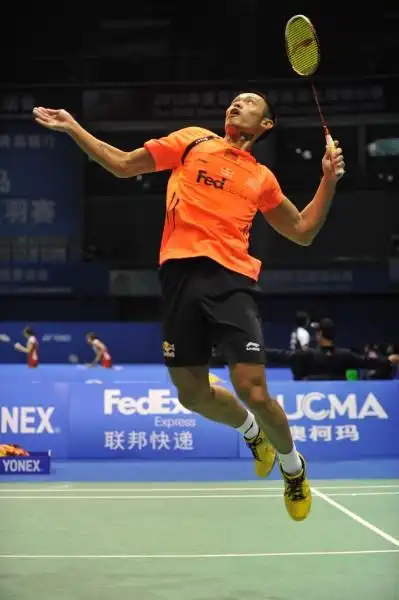 羽毛球怎么扣杀