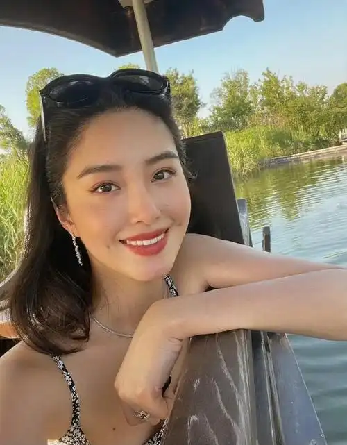 到了7月6日,杨采钰参演的电影《扫毒3:人在天涯》上映.