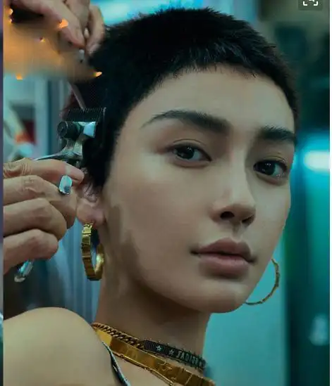 有人雌雄难辨 有人霸气十足 只有她真剃光了