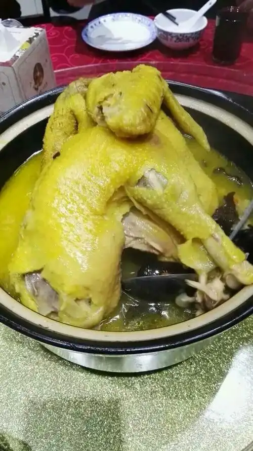 本店杭帮菜,农家土菜,千岛湖水库包头鱼为特色!订餐电话13738084216