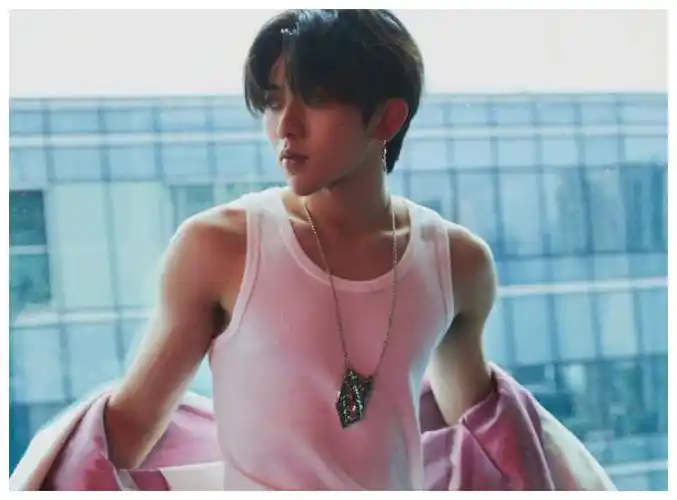 肖战白敬亭手臂肌肉粗壮蔡徐坤陈立农手臂肌肉纤细你最喜欢谁