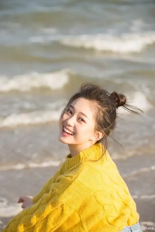 笑起来真好看安利一个天然美眉