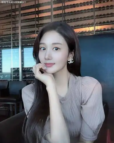 高颜值气质型美女