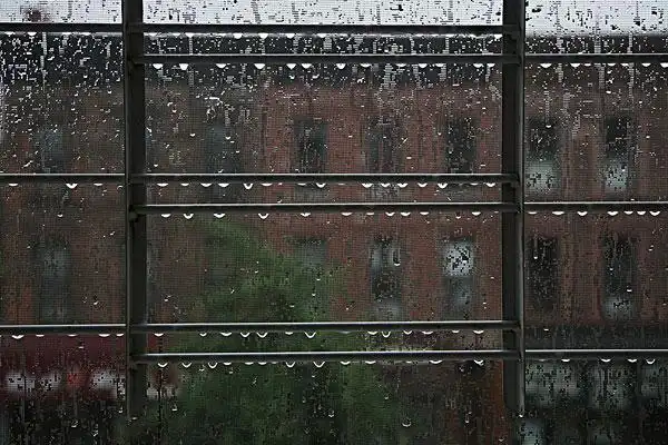 向外看,窗,阴郁,雨天