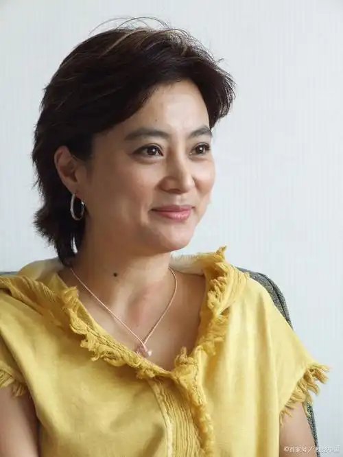 李玲玉,出生于1963年4月9日,是中国著名的歌手,影视演员,主持人,被