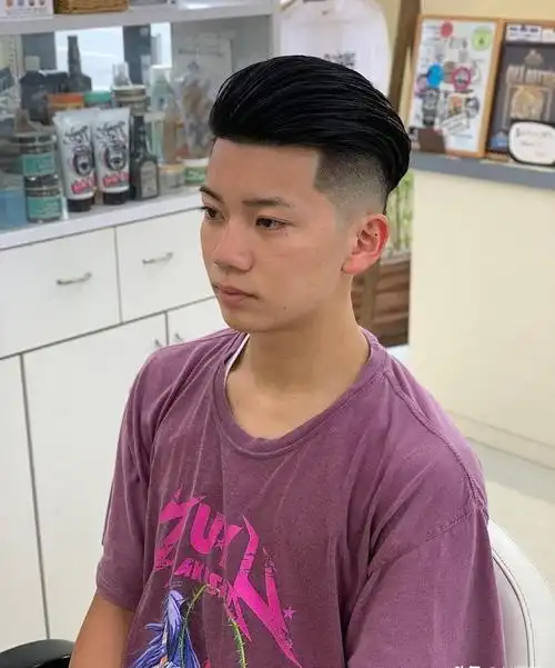 今夏爆火男士发型16款(男士圆脸适合的短发图片)