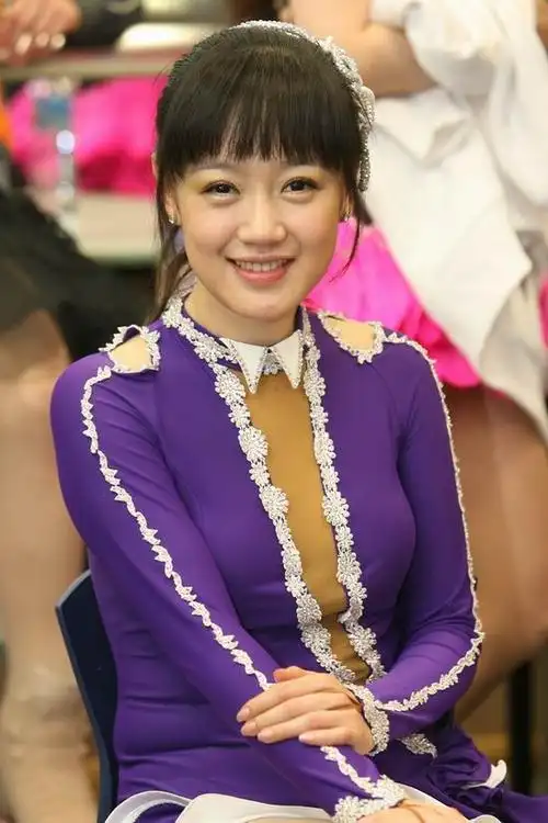 薛佳凝《明星大练冰》上演处女秀 首支单曲曝光