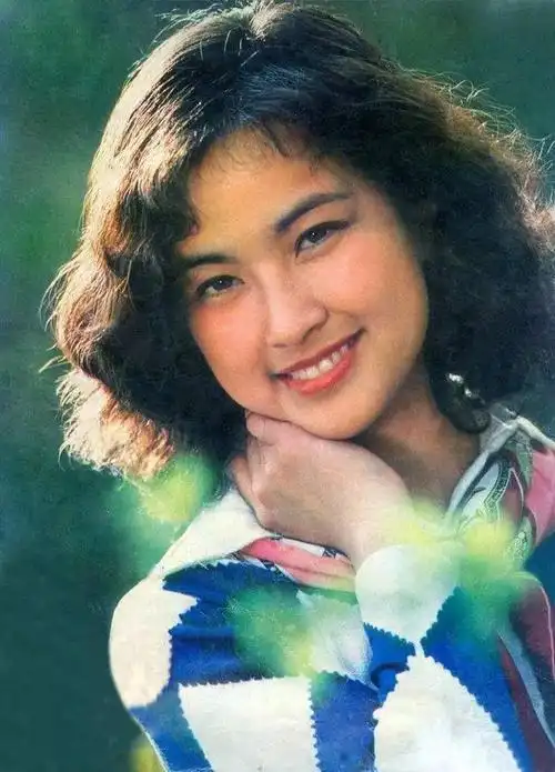 回顾武则天刘晓庆:爱过6个男人,结过4次婚,60岁嫁入顶级豪门