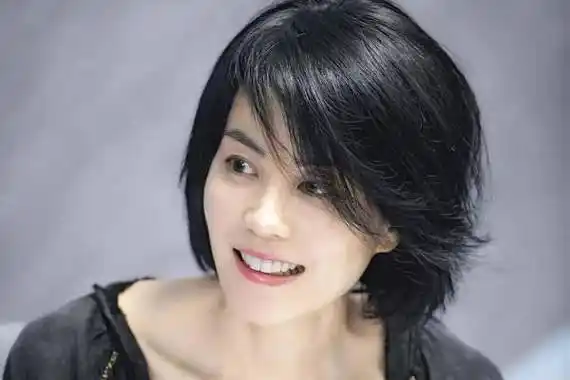 52岁王菲拥有30岁身材,四肢纤细皮肤白皙_饮食_年纪_事业