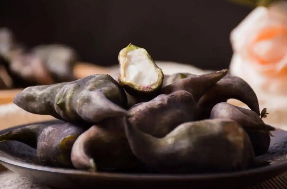 菱角作为一种水生植物,在中国的长江中下游地区,还有一些南方省份