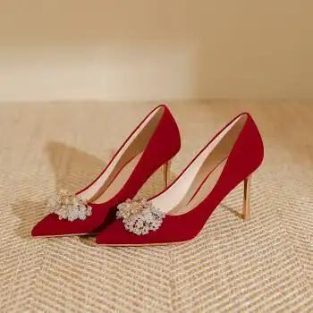 lw 菲梵希红色婚鞋新娘鞋夏季秀禾婚纱两穿细跟高跟鞋小众感情趣感抖