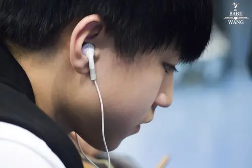 140404王俊凯广州白云机场 - 堆糖,美图壁纸兴趣社区