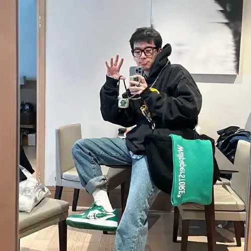 费启鸣私服##男生穿搭