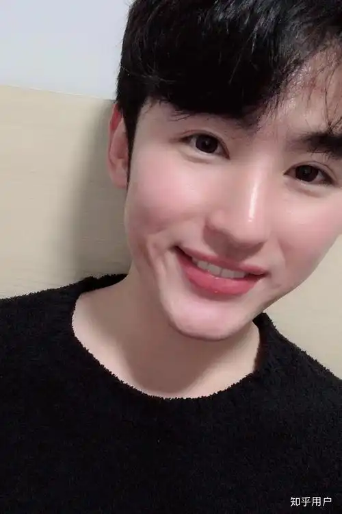 你看过最好看的男生露齿笑的照片是哪张