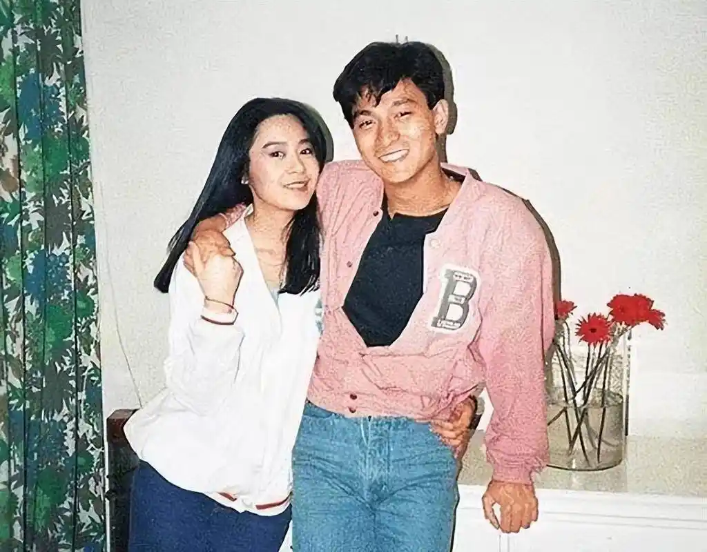 知情人曝刘德华对老婆一见钟情!两人秘密首次曝光,朱丽倩很痴情