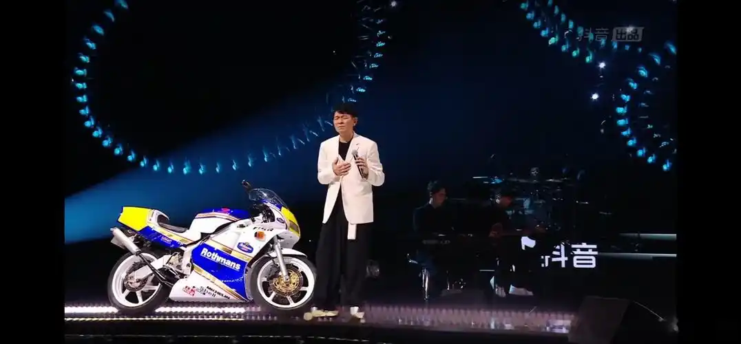 刘德华我也有同款机车本田nsr250pgm3烈火战车系列