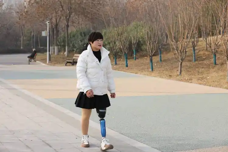 半足截肢患者如何选择假肢_理想_小腿_部分