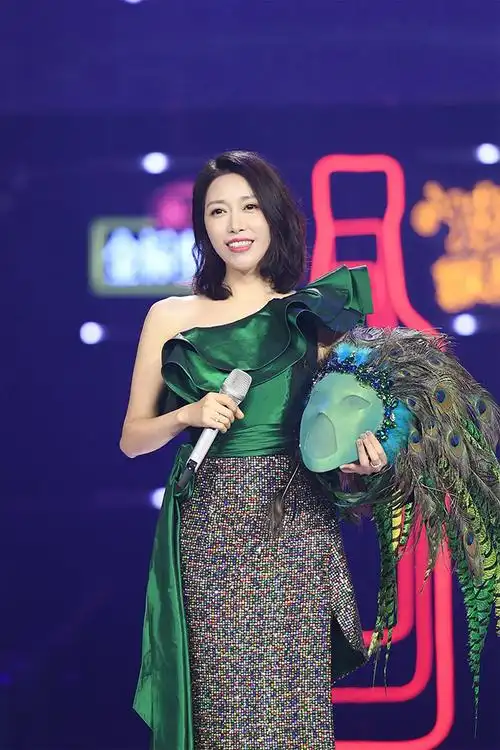 金池蒙面唱将揭面好声音引猜评团共鸣