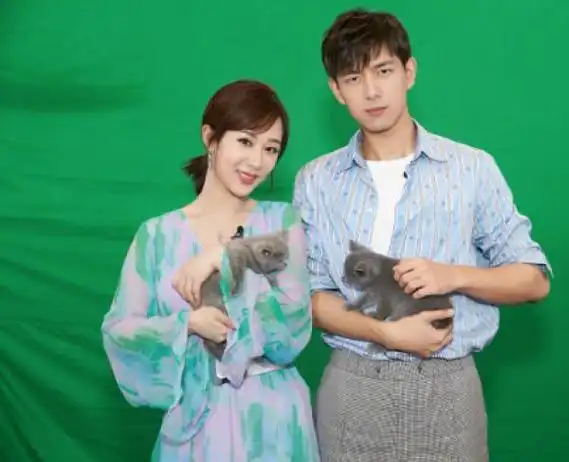 杨紫邓伦又"同框",杨紫发长文备忘录,半个小时后巧合出现了(杨紫近况